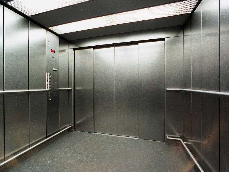 载货电梯